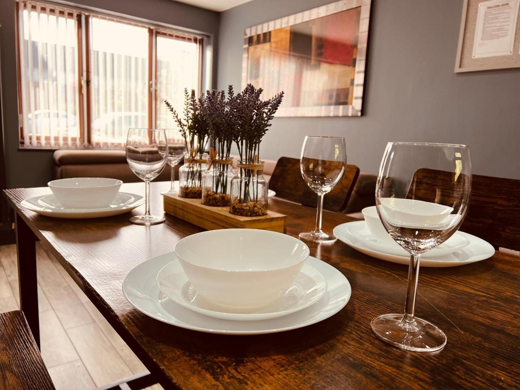 Modern Suites -5 Bedroom House- With Free Parking Birmingham City Exterior foto