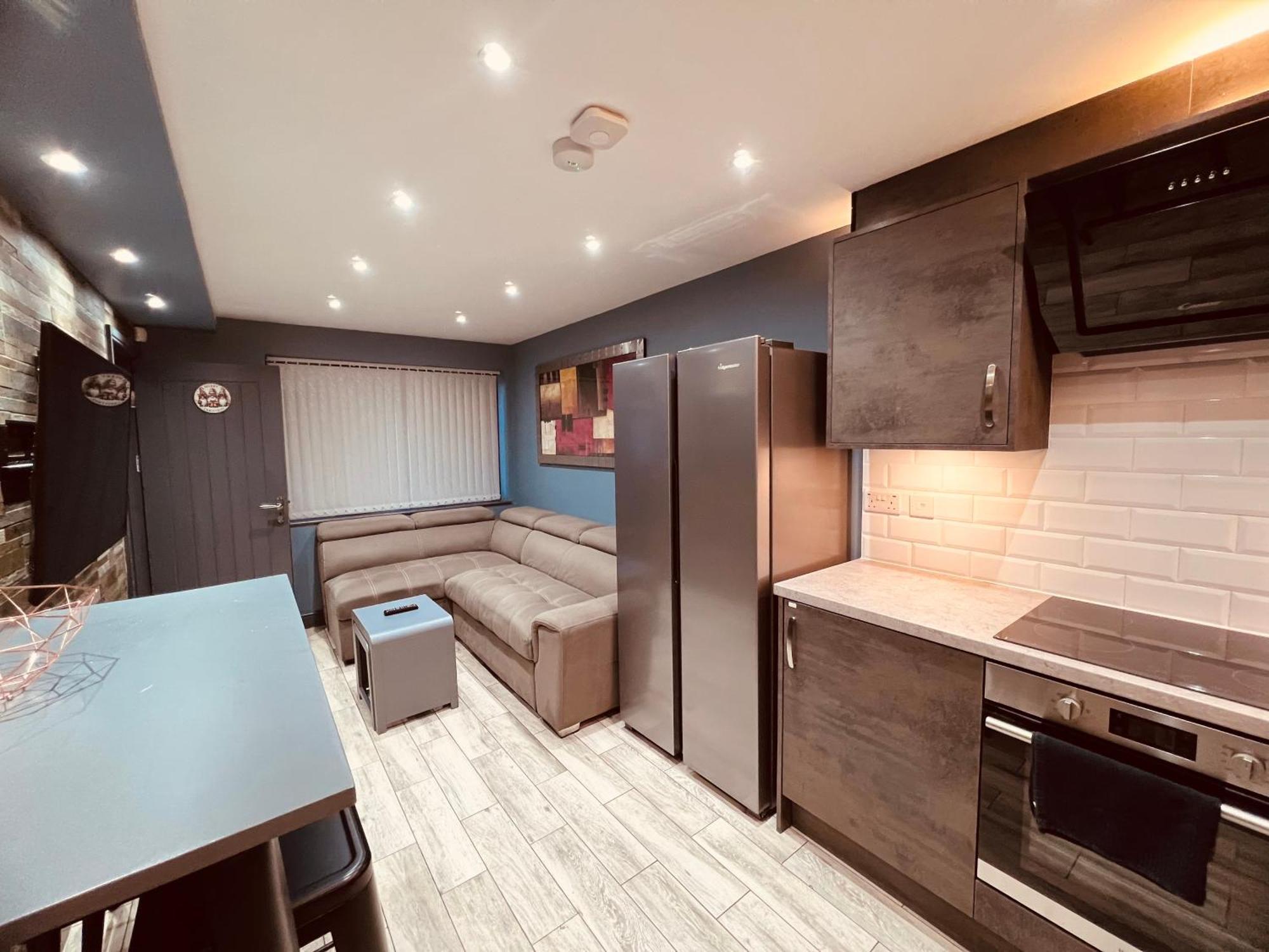 Modern Suites -5 Bedroom House- With Free Parking Birmingham City Exterior foto